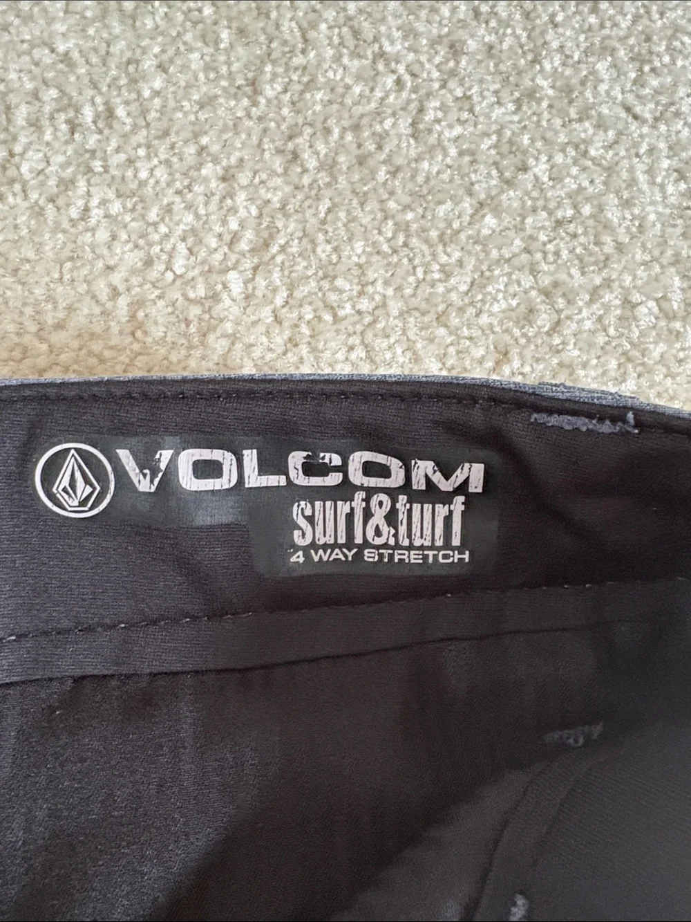 Volcom Shorts - Picture 2 of 4